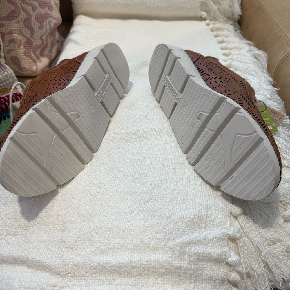 PIKOLINOS  NWT lightweight leather trainers - Picture 7 of 14